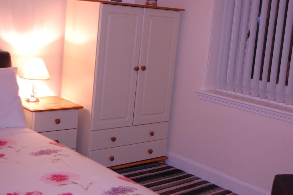 Dawn Break Bed and Breakfast Largs Habitación foto